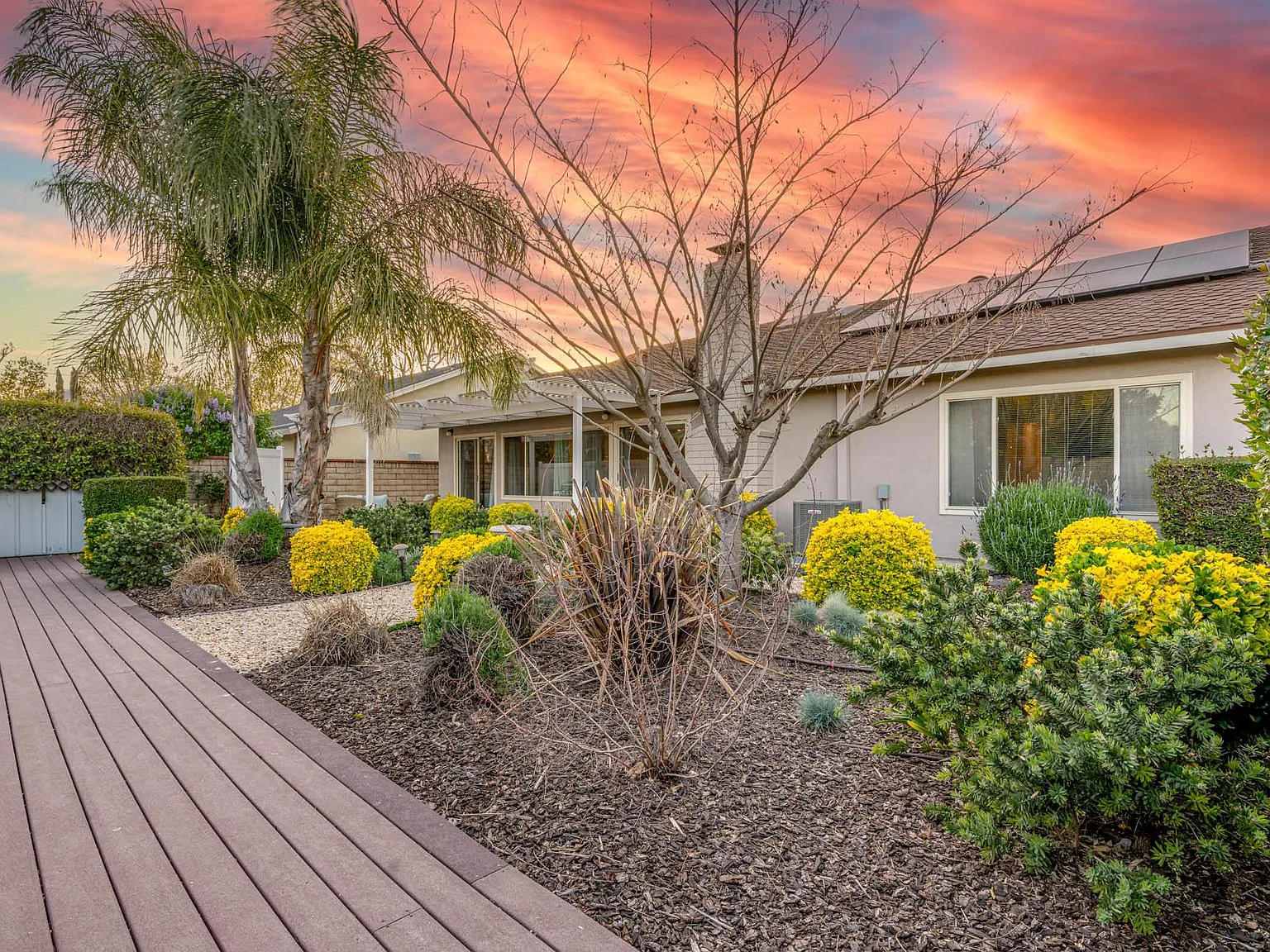 Via Calisero, Santa Clarita — Photo 3
