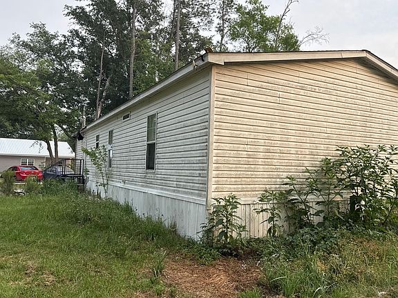 3rd image of 231 Rochelle St