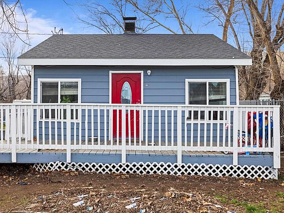4th image of 901 Babs Ave