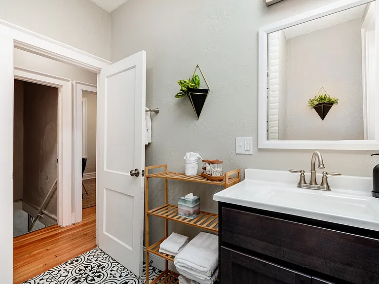 3960 Tholozan Ave — Photo 13