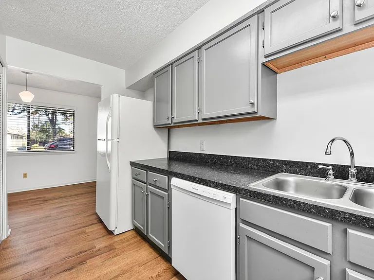 3604 Morton St #1 — Photo 10