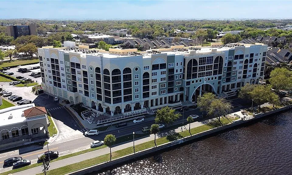 225 Seminole Blvd #303