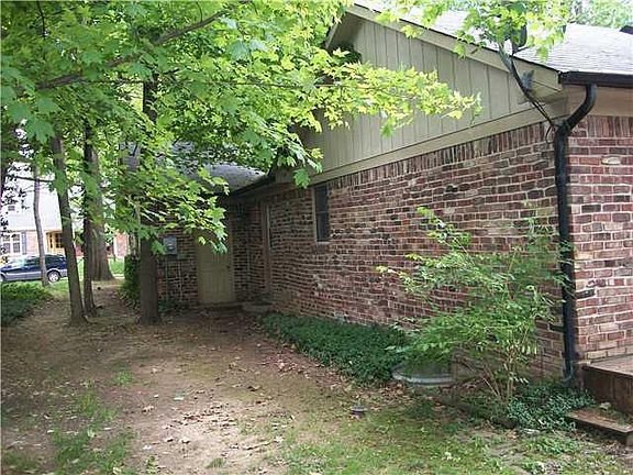 3rd image of 534 S Wayside Ct