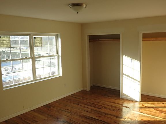 2nd image of 4643 Carpenter Ave #House