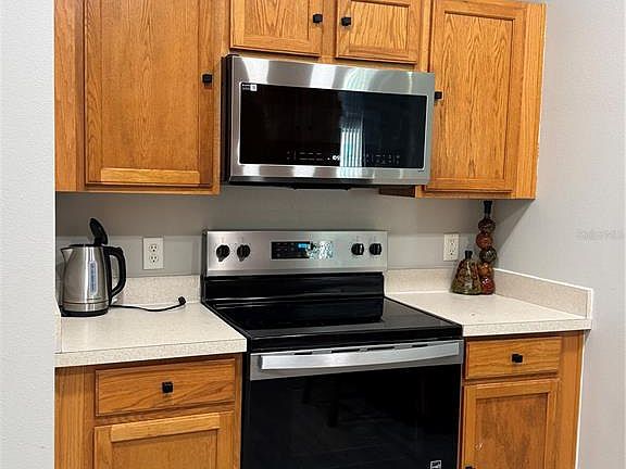 4th image of 1126 Sandy Ridge Dr