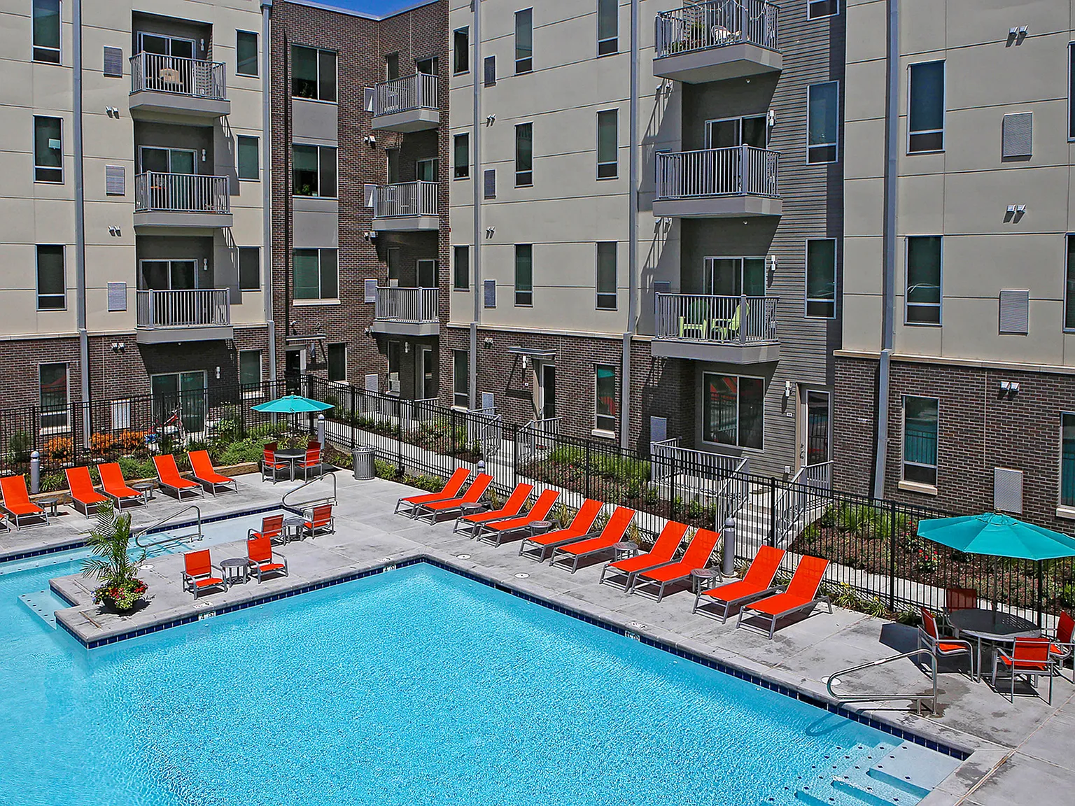 Corvina Apartments — Photo 2