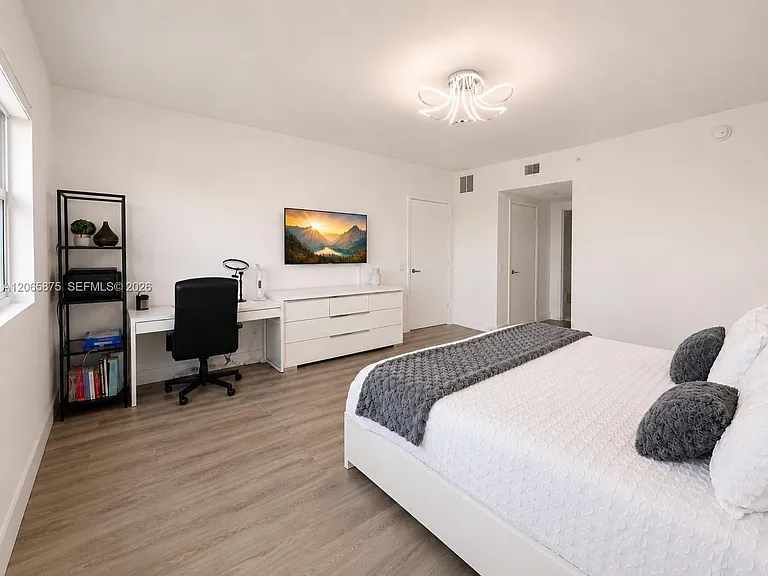 14951 Royal Oaks Ln #1501 — Photo 29