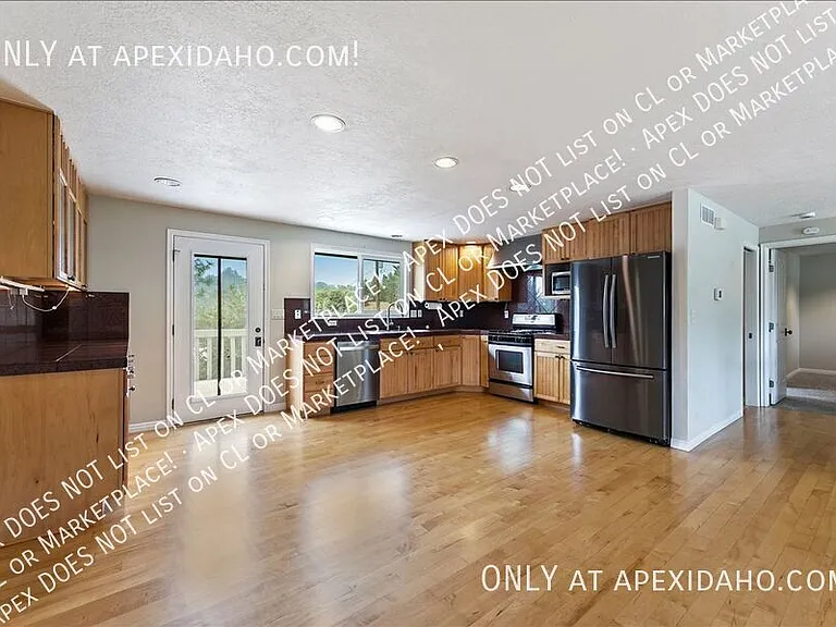 801 N Haines St — Photo 10
