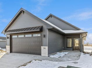 769 Clover Hill Dr, North Liberty, IA 52317