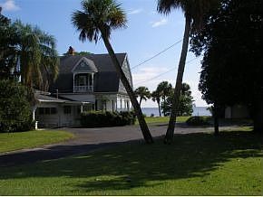 2nd image of 703 Indian River Ave