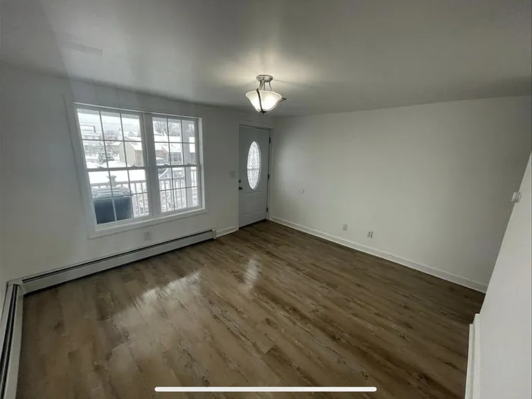 414 E Kiefer Ave — Photo 5