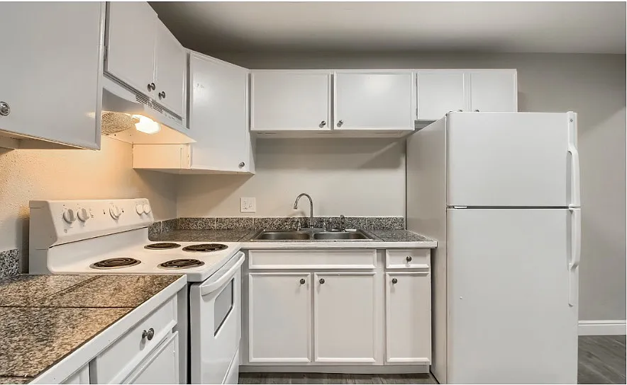 Unit Photo - 560 Dayton St #203