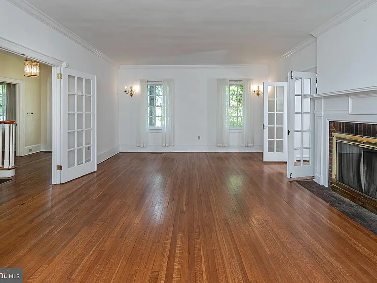 254 Jefferson Rd — Photo 7
