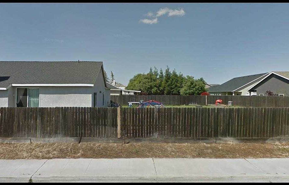 2nd image of 2732 Sterling Ave