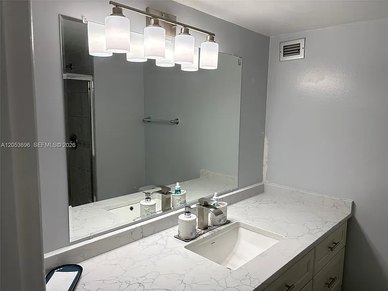 427 Golden Isles Dr #10D — Photo 9