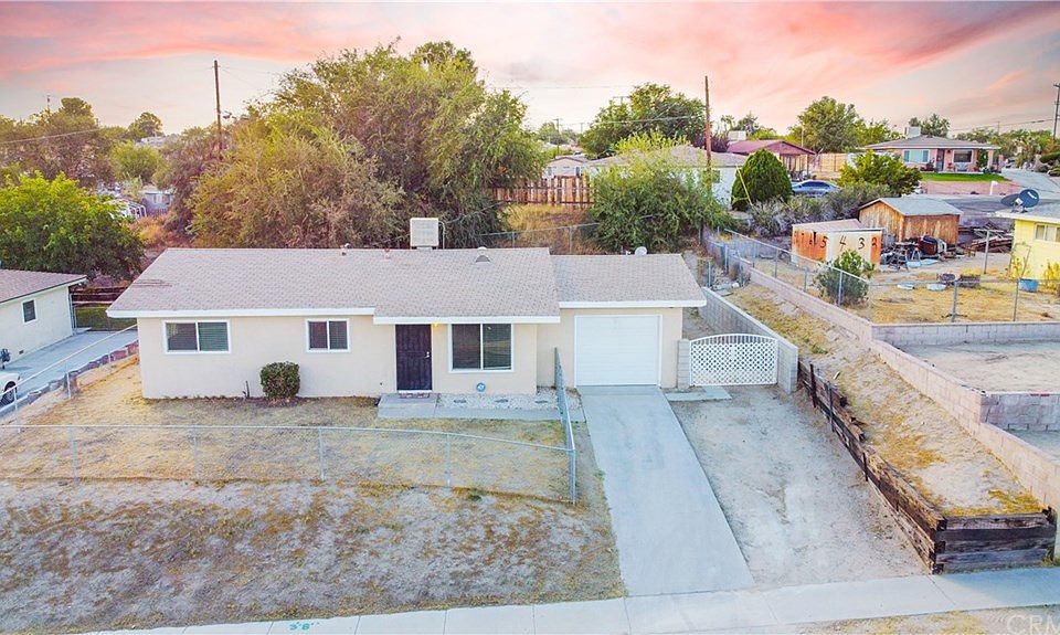 1st image of 15570 Fresno St