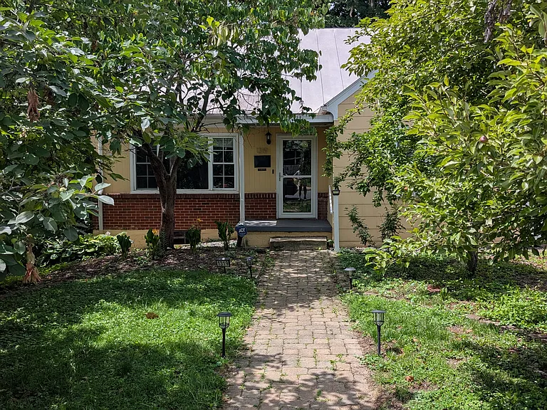 1319 Riverdale Dr — Photo 3