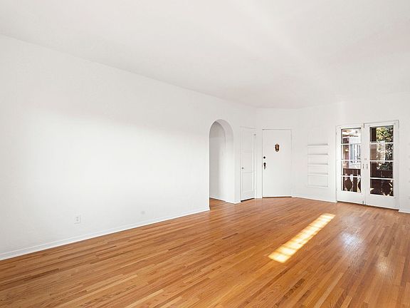 4th image of 1327 N Vista St APT 204