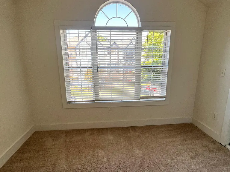 Wesley St. Claire Apartments at Lawrenceville — Photo 81