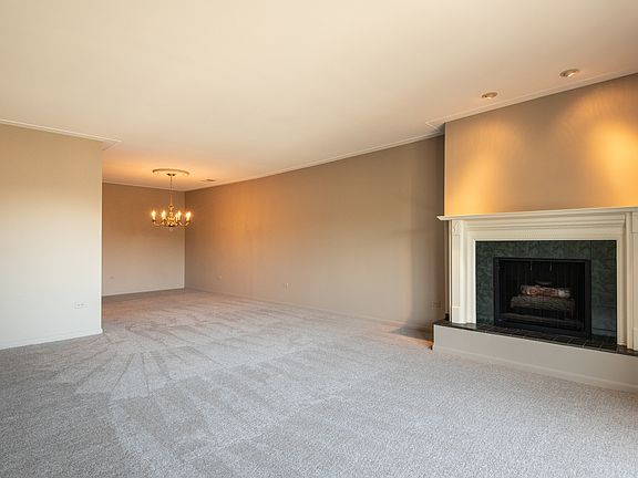 4th image of 9620 S Komensky Ave APT 302