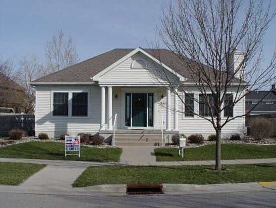 1st image of 2515 Camden Dr