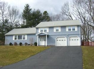 19 Rutledge Ter, Waltham, MA 02452