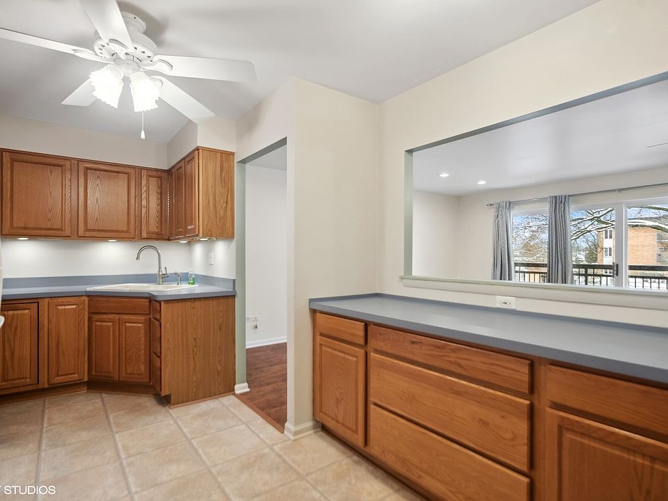 2nd image of 4224 Saratoga Ave APT 209