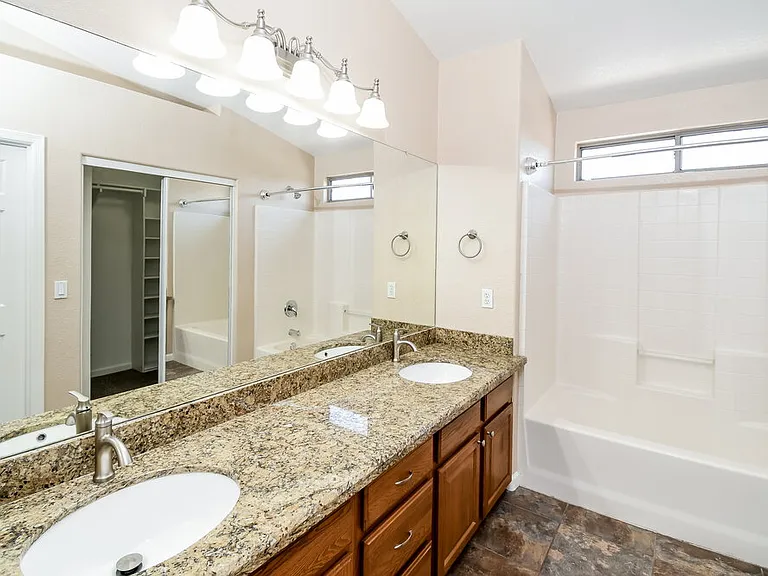 810 E Rossi Ct — Photo 11