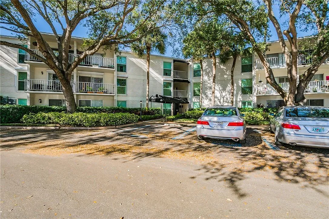 1 bed, 1.5 bath, 728 sqft, $2,000 — Photo 3