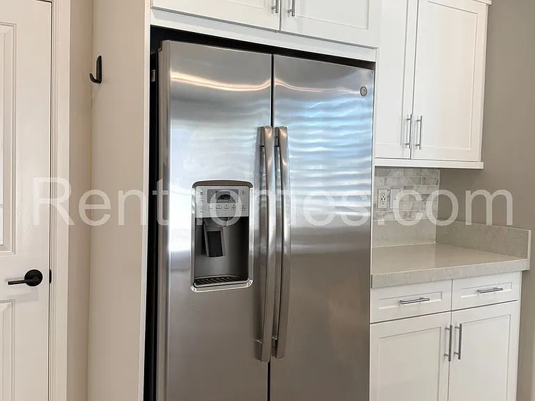 10835 Wendy Way — Photo 6