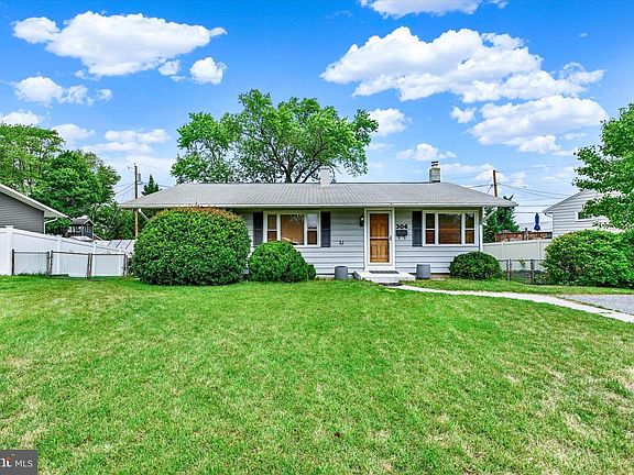 2nd image of 306 Regency Cir