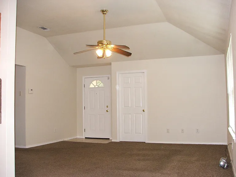 8547 Dunlap St — Photo 9