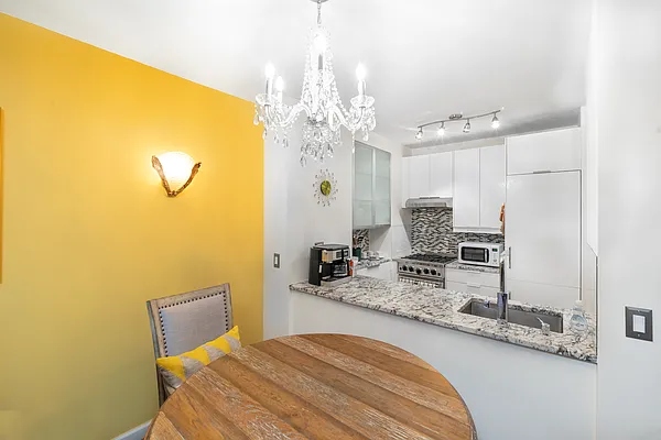 Rented by LEVEN Real Estate | media 2