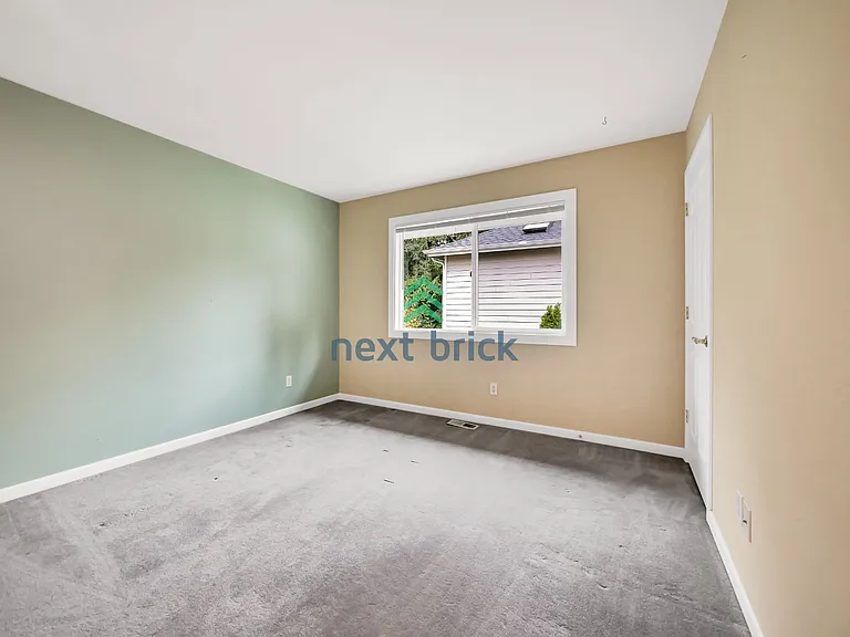 16602 SE 24th St — Photo 12
