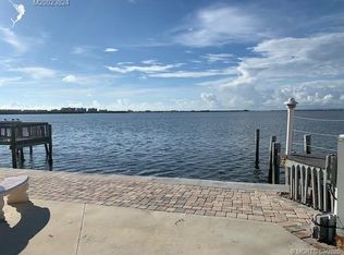 1253 Nettles Blvd, Jensen Beach, FL 34957