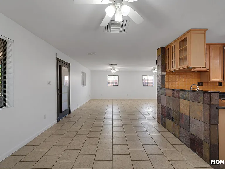 2837 E Campo Bello Dr — Photo 9
