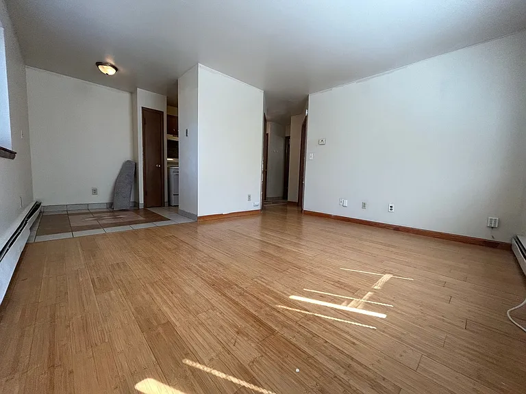 1620 Marshall — Photo 2