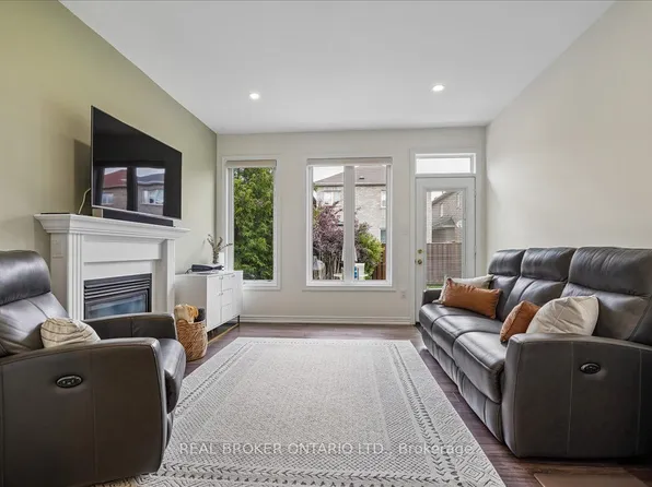90 Erskine Dr, Clarington, ON L1B 0C8