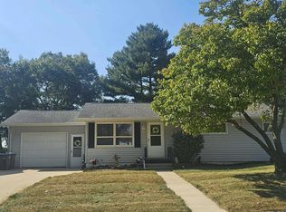 713 9th Ave NW, Independence, IA 50644