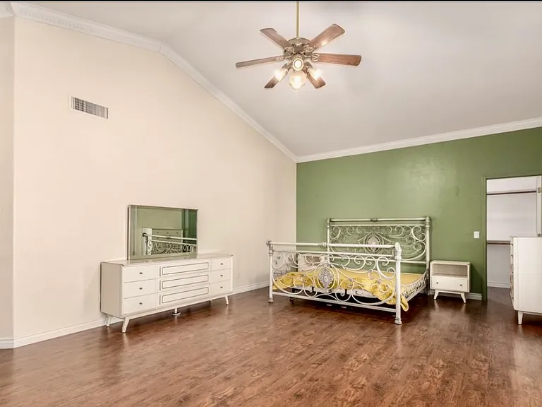 2438 N Forest Cir — Photo 18
