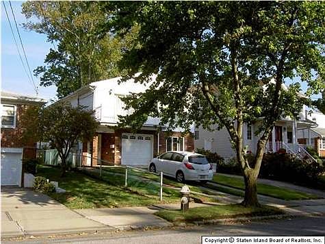 4th image of 127 Hillcrest St