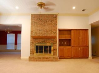 400 Ricker Ct, Irving, TX 75061