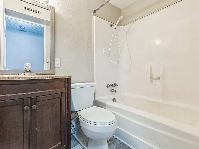 20600 Bonanza St #4 — Photo 13
