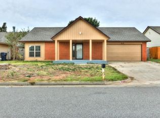 613 Westridge Dr, Yukon, OK 73099
