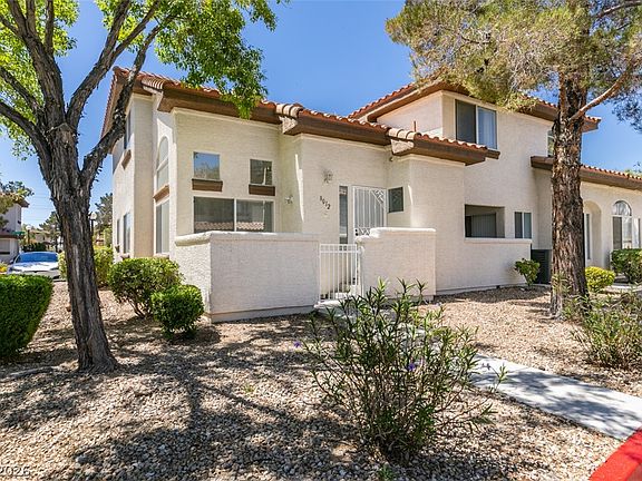 4th image of 8012 Divine Dr