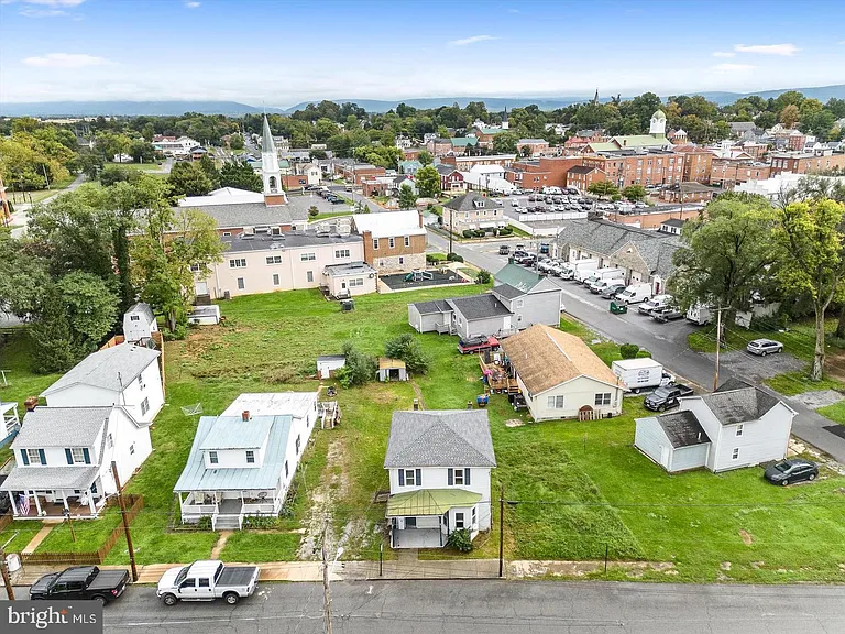 309 N Lawrence St — Photo 23