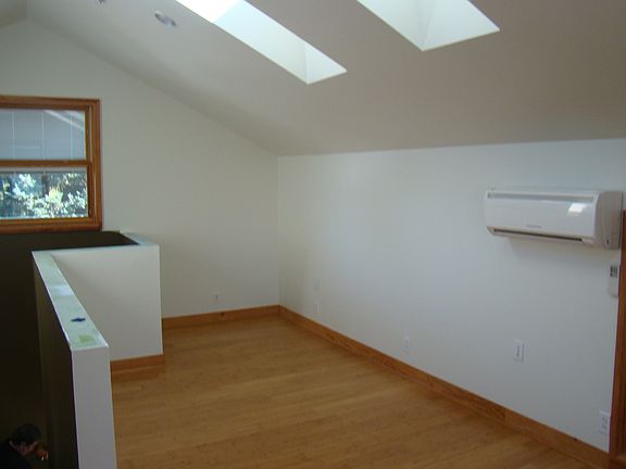 5th image of 3115 West St