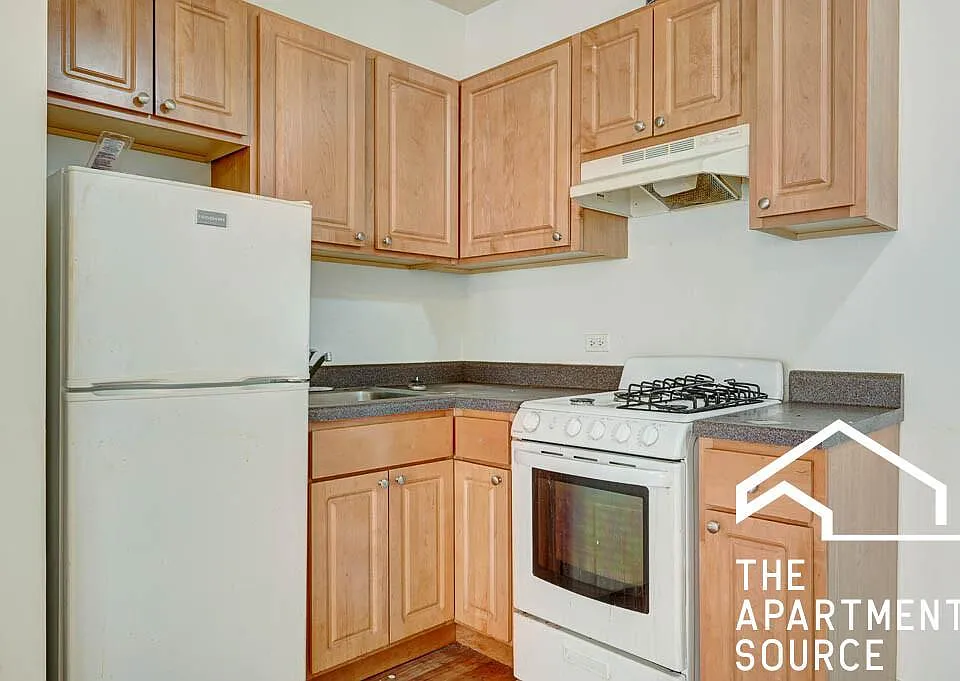 1746 N Humboldt Blvd #403