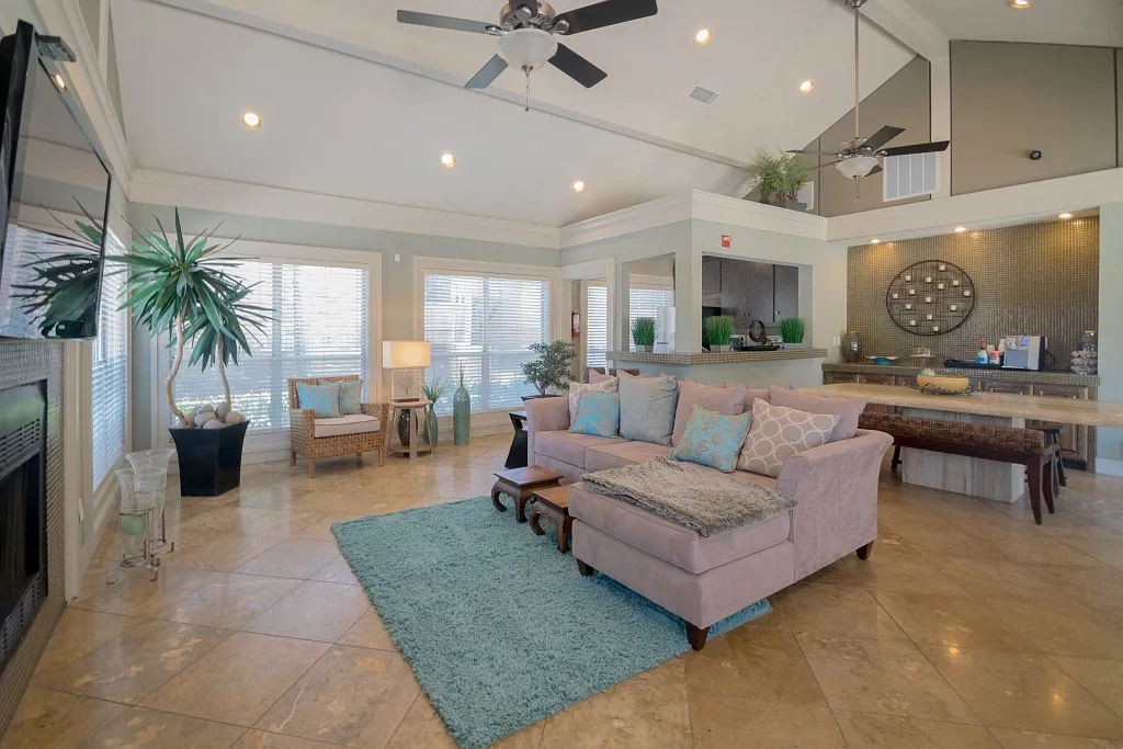 Woodchase Apartments — Photo 4