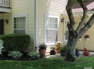 279 Fairview Cir, Middle Island, NY 11953
